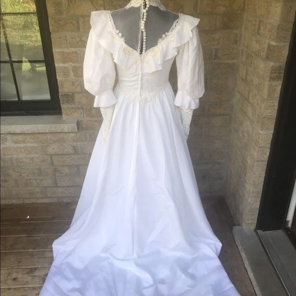 Vintage Victorian High Collar Wedding dress - Picture 6 of 7
